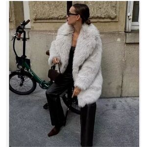 NWT Zara White Faux Fur Coat Size XS